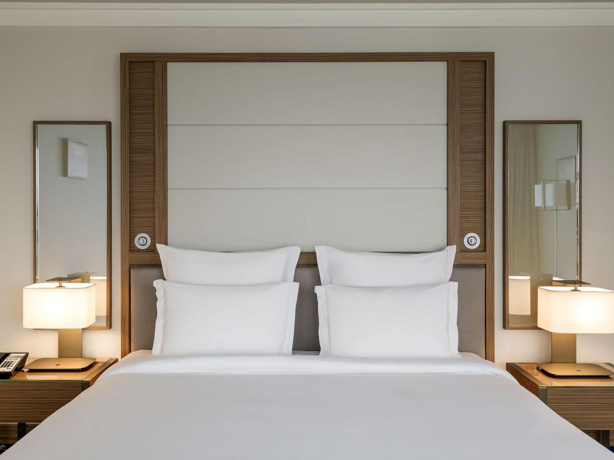 Hotel Oran Bay Managed By Accor Екстериор снимка